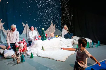 Новогодний спектакль "Маленький Дед Мороз"